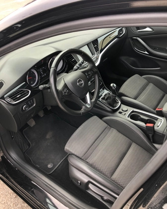 Opel Astra cena 47000 przebieg: 144308, rok produkcji 2019 z Warszawa małe 92